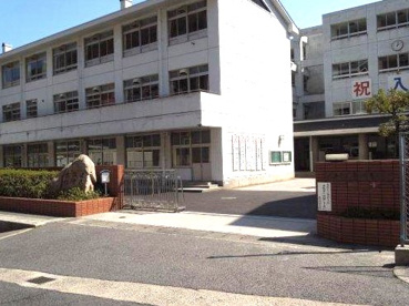 広島市立井口台中学校の画像1