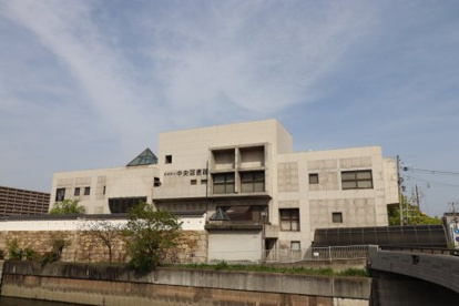 尼崎市立中央図書館の画像1