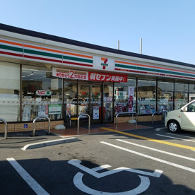 セブンイレブン 堺美原区役所前店の画像1