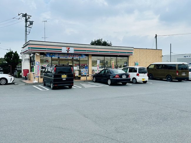 セブンイレブン 赤堀間野谷店の画像