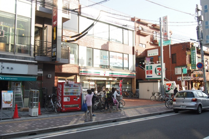 セブンイレブン 市川南行徳駅前店の画像1