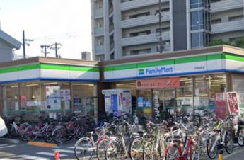 ファミリーマート 今里駅前店の画像1