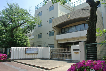 世田谷区立駒留中学校の画像1