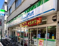 ファミリーマート 椎名町駅前店