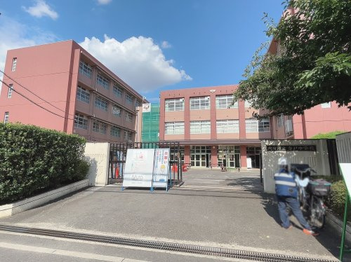 向日市立寺戸中学校の画像