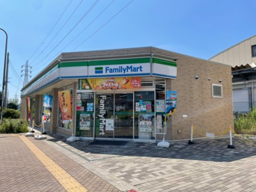 ファミリーマート西武立川駅南口店の画像1