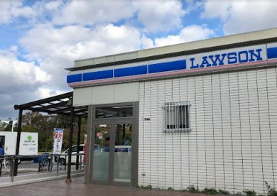 ローソン 鶴見緑地駅前店の画像1