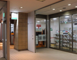 上大岡駅前郵便局