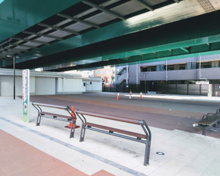 中井陸橋下南広場