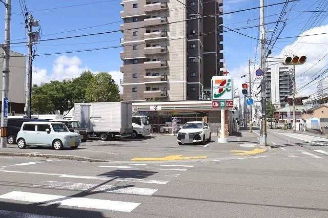 セブンイレブン 高知本町2丁目店の画像