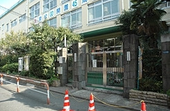 新宿区立大久保小学校の画像1