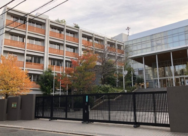 新宿区立新宿中学校の画像1