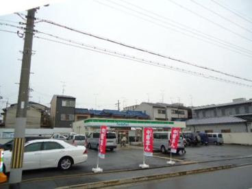 ファミリーマート京都御前太子道店の画像1