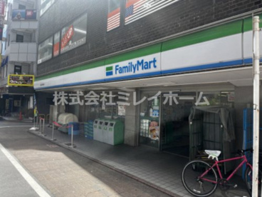 ファミリーマート 大田区役所前店の画像1