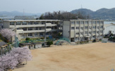 上成小学校