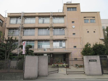 瓜破西中学校の画像1