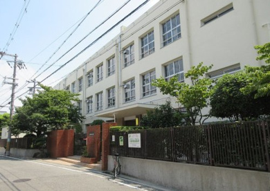 遠里小野小学校の画像1