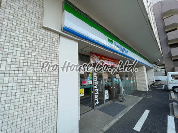 ファミリーマート 練馬関町北五丁目店の画像1