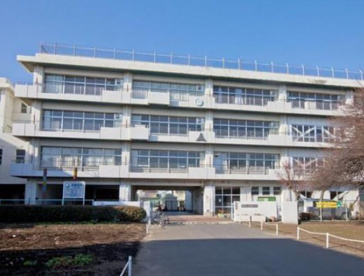 新座市立新堀小学校の画像1