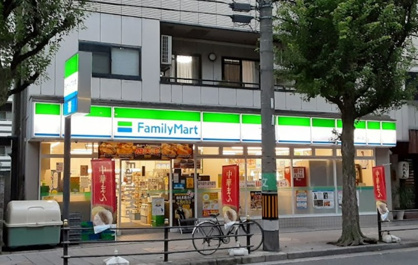 ファミリーマート 釣鐘町店の画像1