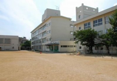 伊丹市立 緑丘小学校の画像1