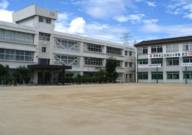 伊丹市立 天神川小学校の画像1