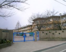 川西市立 牧の台小学校の画像1
