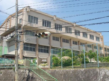 川西市立 緑台小学校の画像1