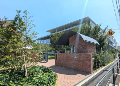 日本女子大学図書館の画像1