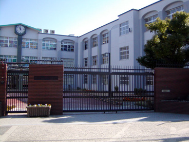 文の里中学校の画像1