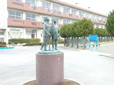鶴沢小学校の画像1