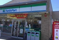 ファミリーマート 港正徳町店の画像1