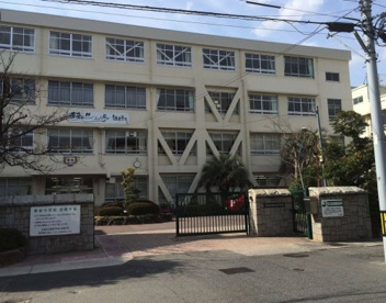 広島市立観音中学校の画像1