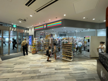 セブンイレブン京急ＳＴウイングキッチン川崎店の画像1