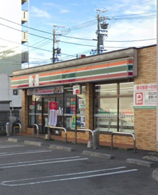 セブンイレブン 名古屋四番2丁目店の画像1