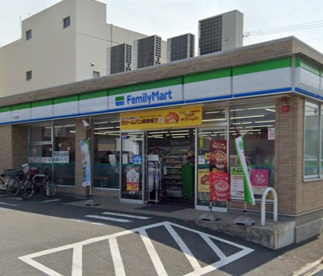 ファミリーマート 二女子店の画像1
