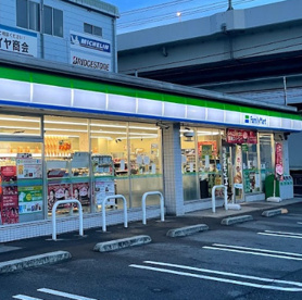 ファミリーマート　鶴見寛政町店の画像1