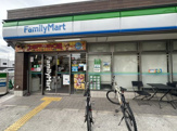 ファミリーマート緑地公園駅東店