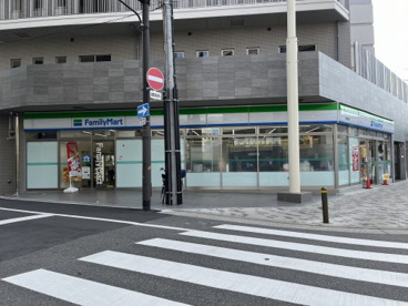 ファミリーマート 岸里駅西店の画像1
