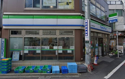 ファミリーマート 大久保駅南口店の画像1
