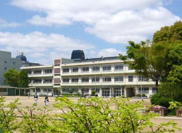 尼崎市立 上坂部小学校の画像1
