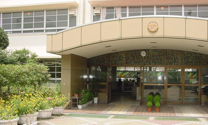 尼崎市立 浦風小学校の画像1