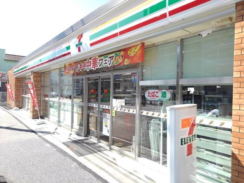 セブンイレブン横浜岩井町の画像