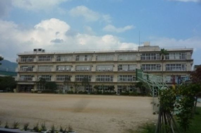 宝塚市立 末広小学校の画像1