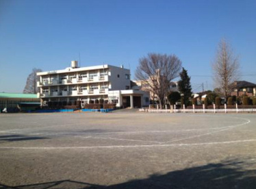 鴻巣市立馬室小学校の画像1