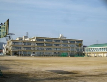 宝塚市立安倉中学校の画像1