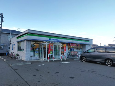 ファミリーマート 金沢店の画像1