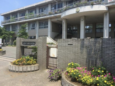 鴻巣市立赤見台中学校の画像1