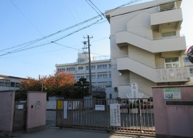 三箇小学校の画像1