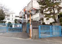 忍ケ丘小学校